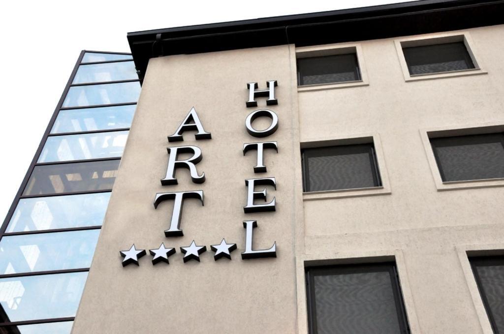Hotel Art Buzău Eksteriør billede